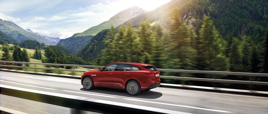  Jaguar F-Pace R-Sport 2016 года  (фото 23 из 30)
